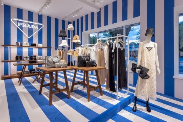 Prada провел редизайн магазина в Хэмптоне 
