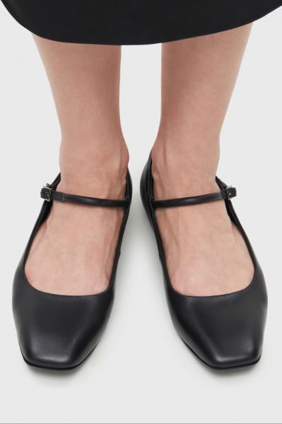 Studio 29 представил собственную линию женской обуви 
