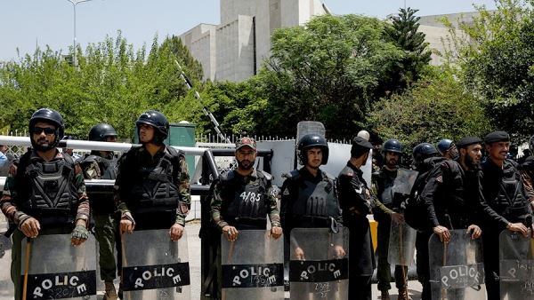В Пакистане при нападении террористов на военный пост погибли три человека<br />
